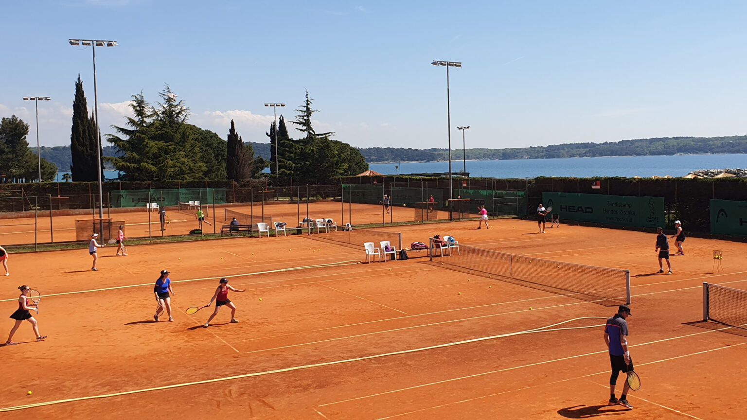 Hannes Zischka Sportreisen; Tennistraining, Kroatien, Tennis; MEER TENNIS in Novigrad