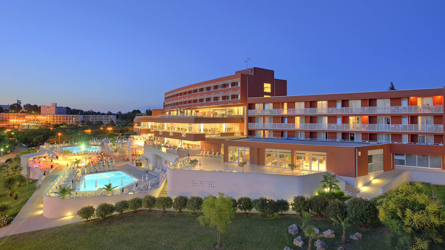 Hannes Zischka Sportreisen; Tennistraining, Tenniscamp, Kroatien, Tennis; MEER TENNIS im Hotel Albatros