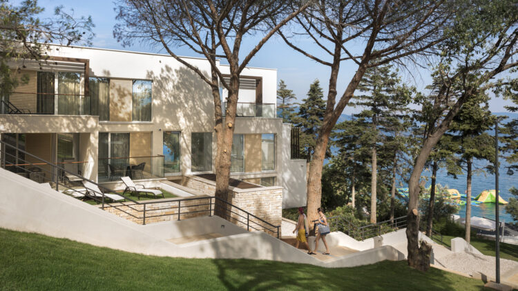 Hannes Zischka Sportreisen; Tennistraining, Tenniscamp, Kroatien, Tennis; MEER TENNIS im Valamar Girandella Resort