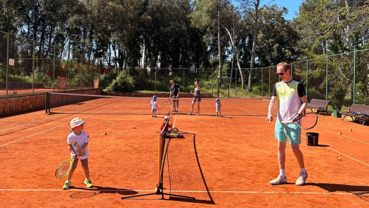 Hannes Zischka Sportreisen; Tennistraining, Kroatien, Tennis; MEER TENNIS Kidscamp Porec Pical