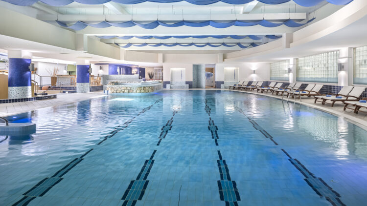 Hannes Zischka Sportreisen; Tennistraining, Tenniscamp, Kroatien, Tennis; MEER TENNIS im Diamant Hotel