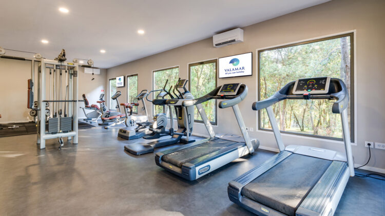 Hannes Zischka Sportreisen; Tennistraining, Tenniscamp, Kroatien, Tennis; MEER TENNIS im Valamar Tamaris Resort