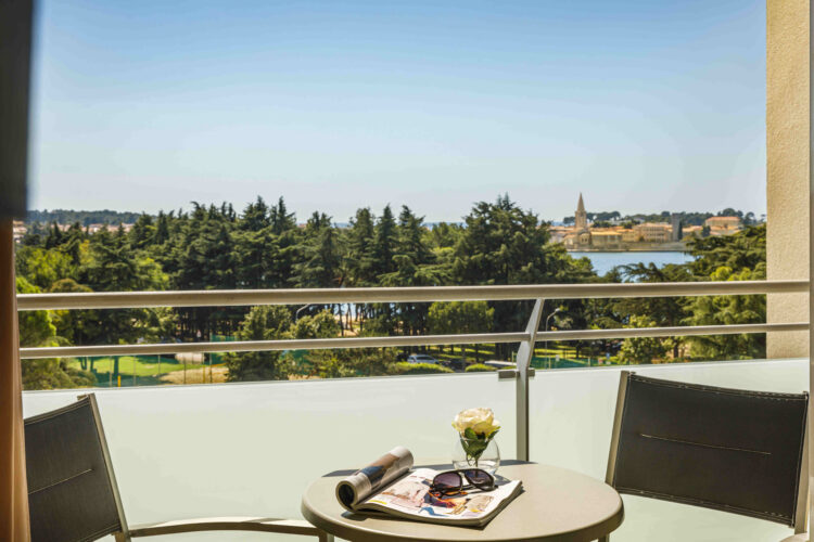 Hannes Zischka Sportreisen; Tennistraining, Tenniscamp, Kroatien, Tennis; MEER TENNIS im Valamar Parentino Hotel in Porec